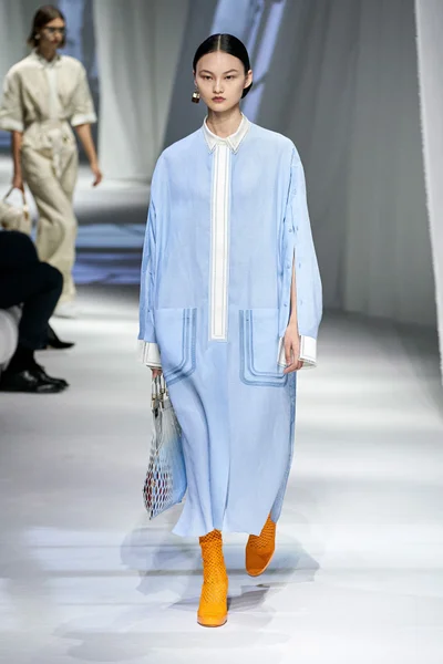 Look 13